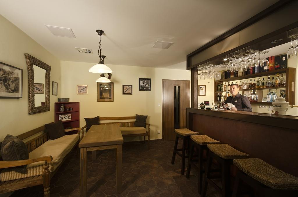 Hotel Annín Buitenkant foto