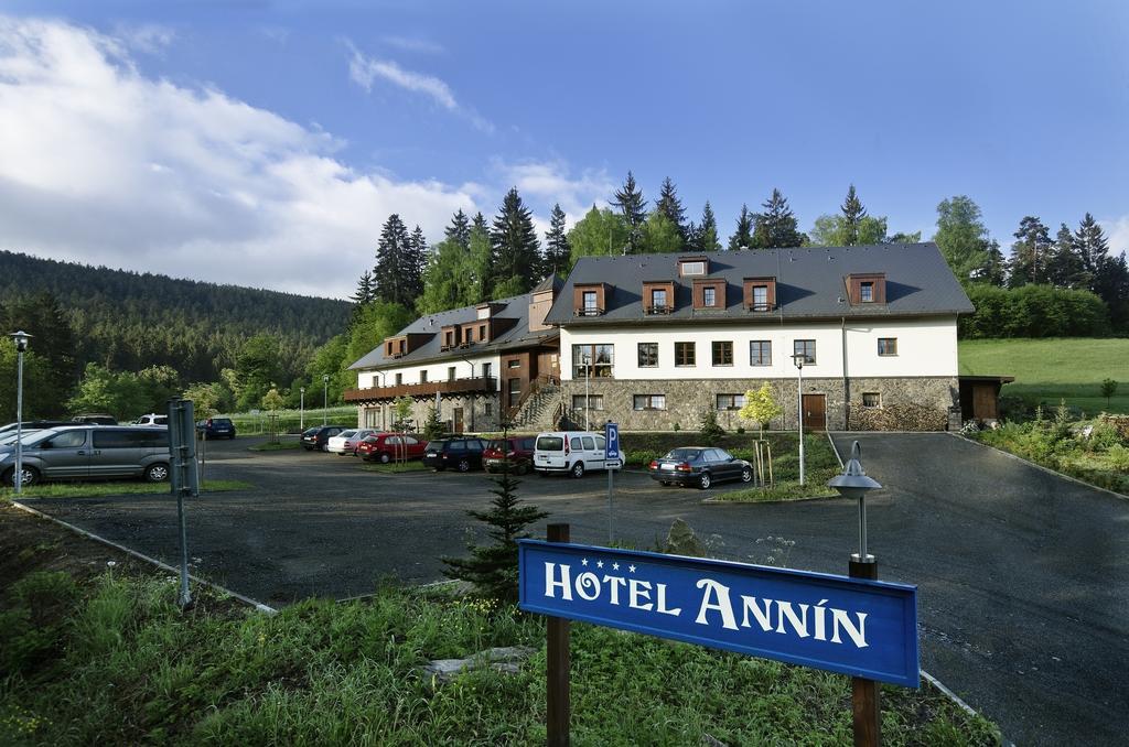 Hotel Annín Buitenkant foto