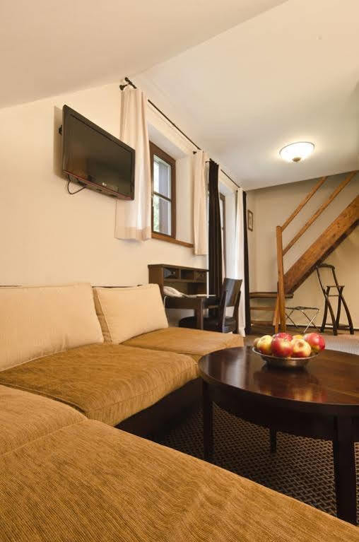 Hotel Annín Buitenkant foto